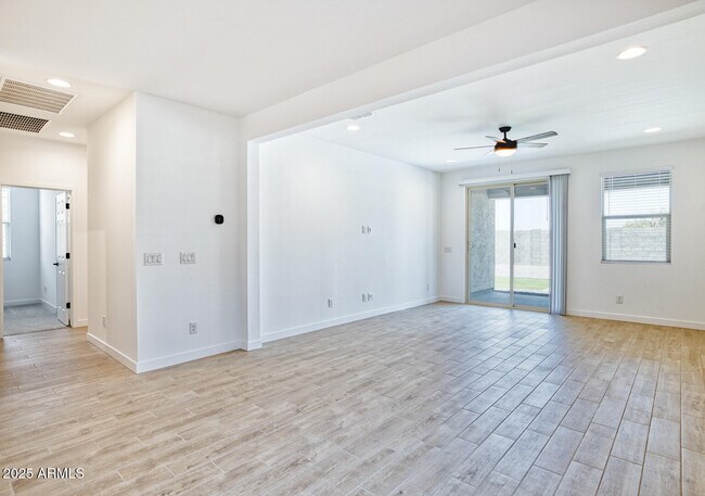 Building Photo - 17350 W Alexandria Way