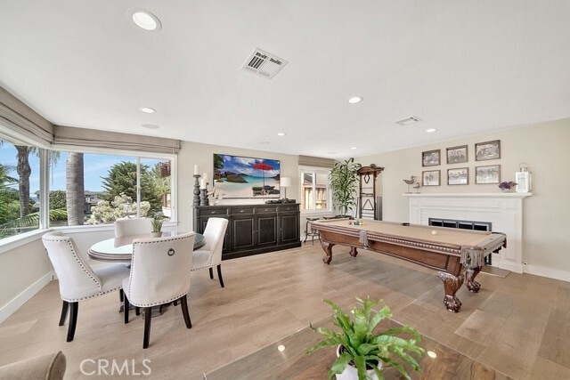 Building Photo - 314 W Avenida Valencia