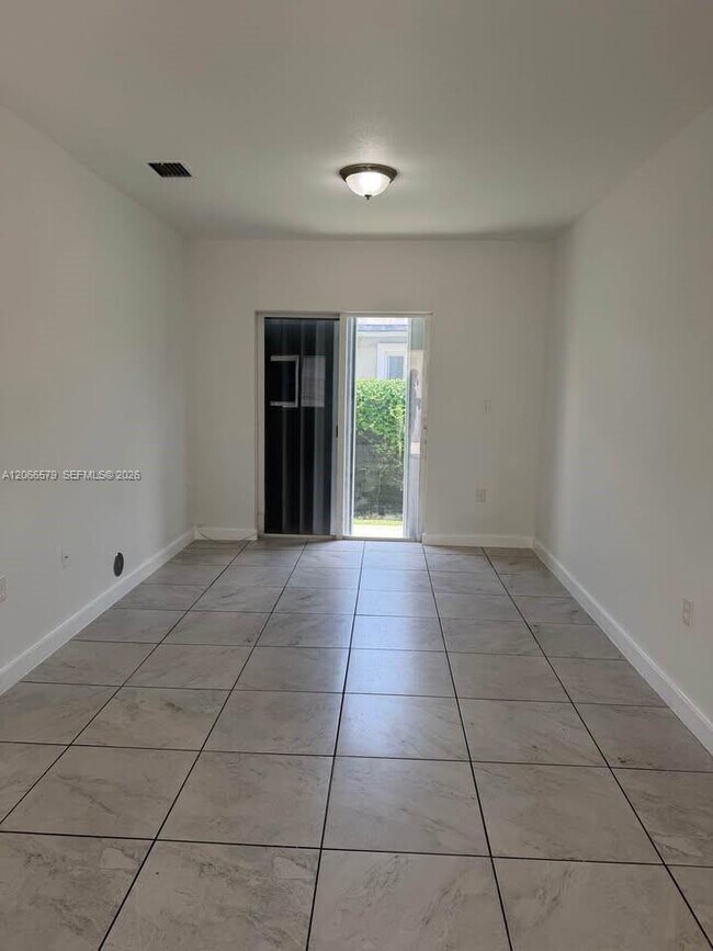 Building Photo - 2635 NW 24th Ave