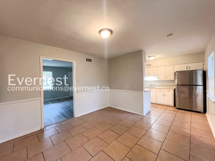 Building Photo - 856 White Clover Ln