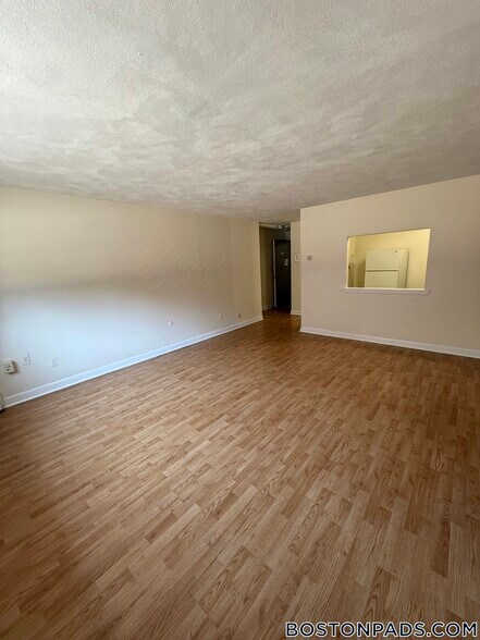 Building Photo - 84 Gardner St