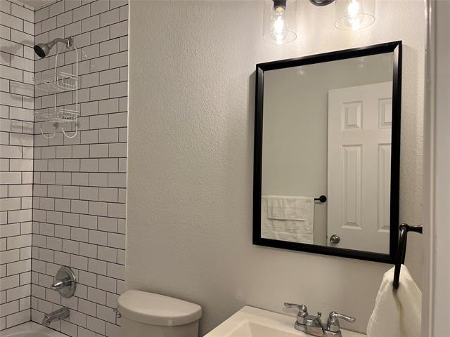 Building Photo - 202 S Sendero Dr