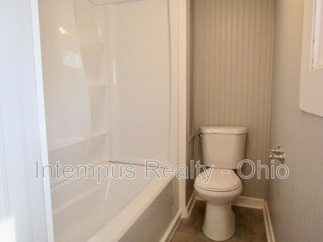 Building Photo - 236 E Winter St