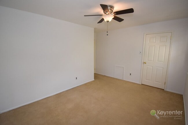 Building Photo - 3 Bed, 2.5 Bath Twin Home in Doylestown with Garage & Finished Basement