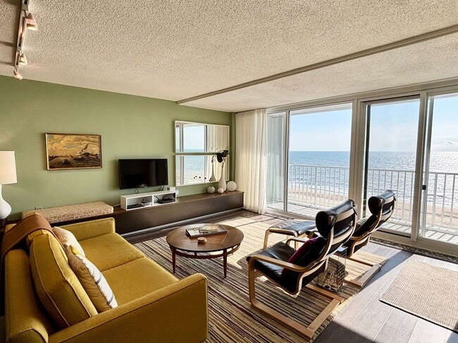 Building Photo - 3800 Oceanfront