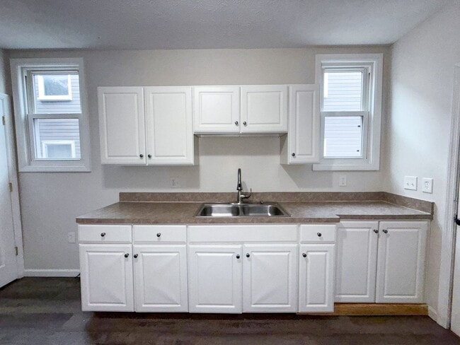 Building Photo - Charming 3BR Southern Orchards Home w/ Original Woodwork & Decorative Fireplace