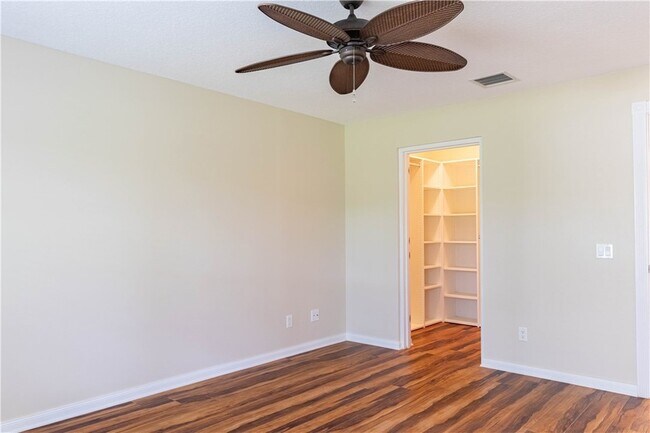 Building Photo - 5009 Corsica Square