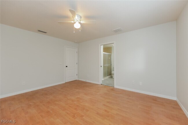 Building Photo - 1581 S Chamberlain Blvd