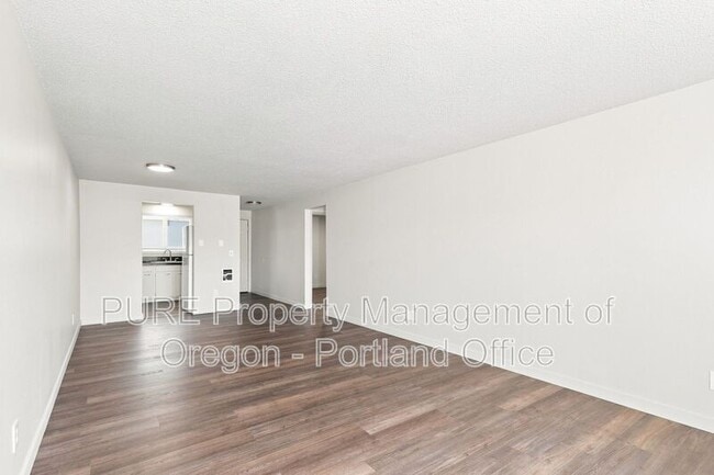 Building Photo - 18411 E Burnside St