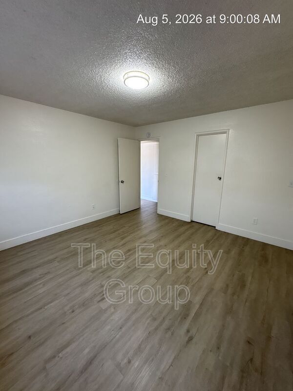 Building Photo - 2113 W Inyo Ave