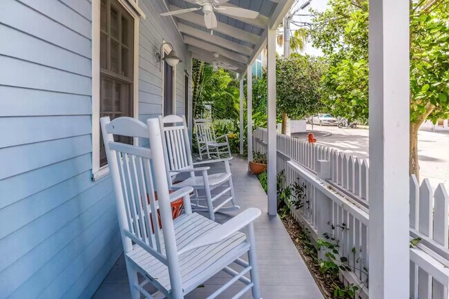 Building Photo - 629 Elizabeth St