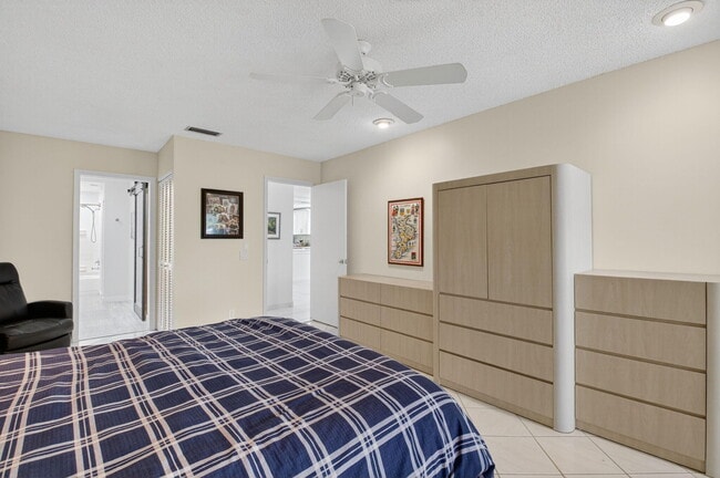 Building Photo - 13769 Date Palm Ct