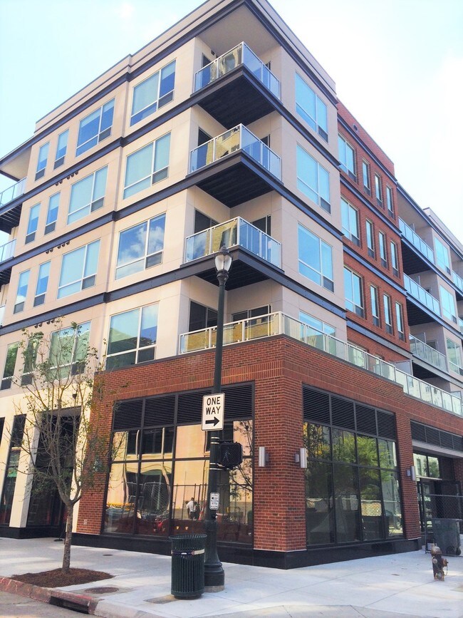 Building Photo - Onyx Residences