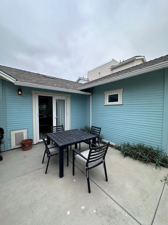 Building Photo - Imperial Beach - THE PERFECT BEACH COTTAGE 2 Bedroom / 2 Bath - Large lot! Don't Miss out!