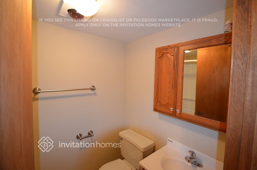 Building Photo - 13010 Deerwood Ln N