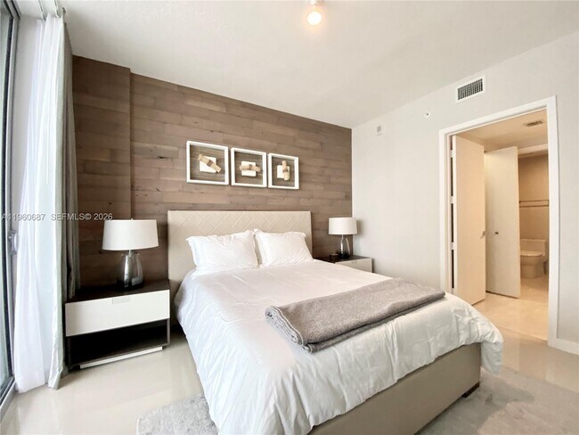 Building Photo - 488 NE 18th St