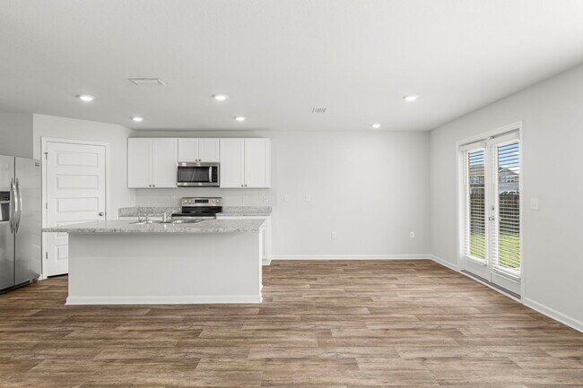 Building Photo - 5832 Viking Wy