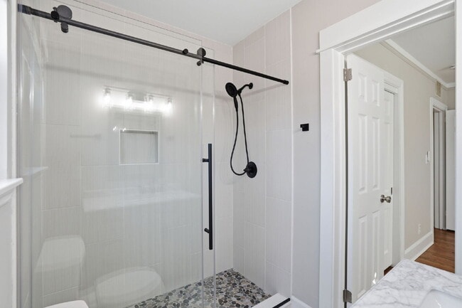 Building Photo - 32 Moore Dr