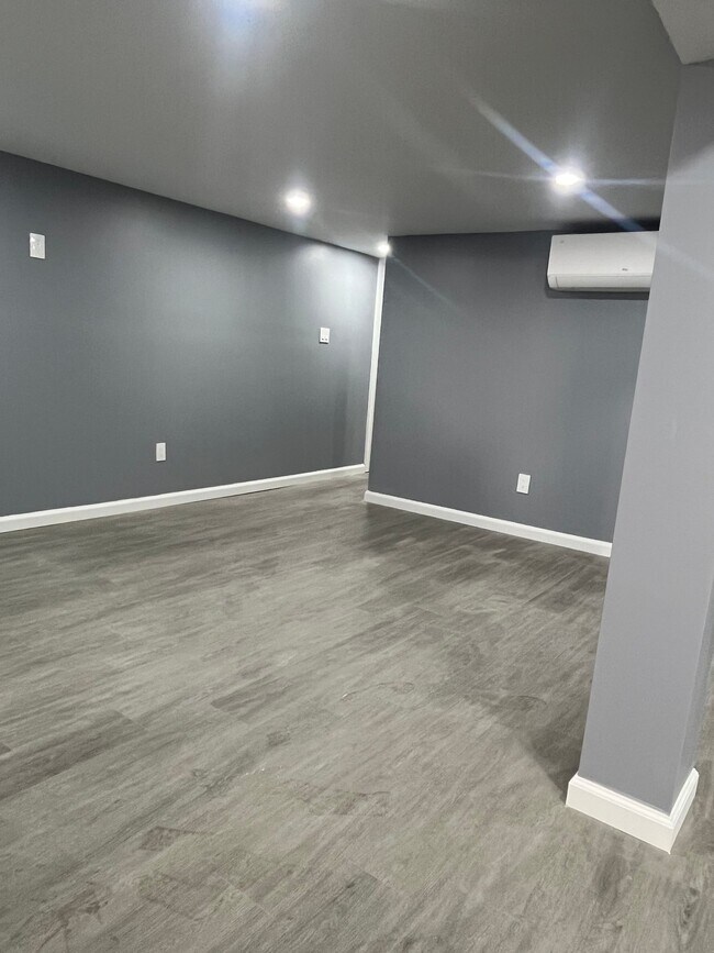 Building Photo - 268 Wavecrest Dr