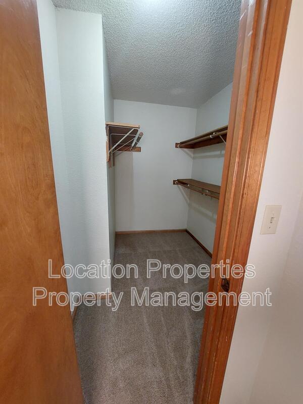 Building Photo - 1903 W 3rd St