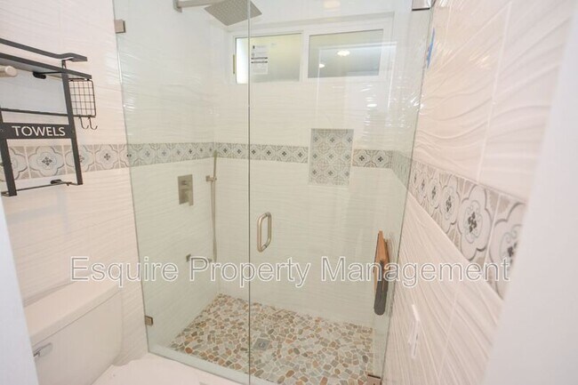 Building Photo - 729 Mardigras Ct