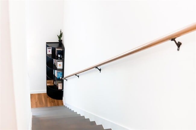 Building Photo - 49 Navasota St