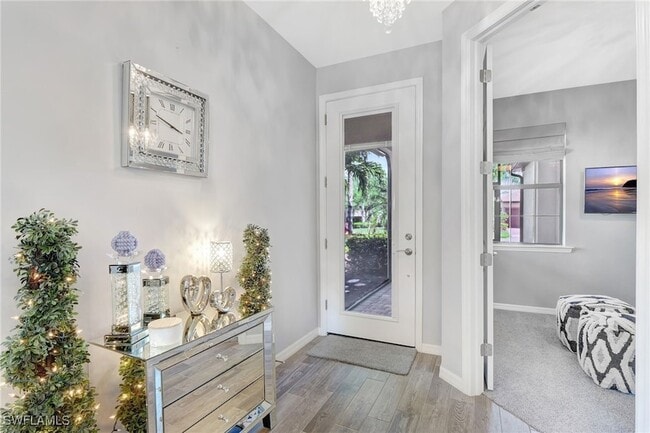 Building Photo - 10908 Clarendon St