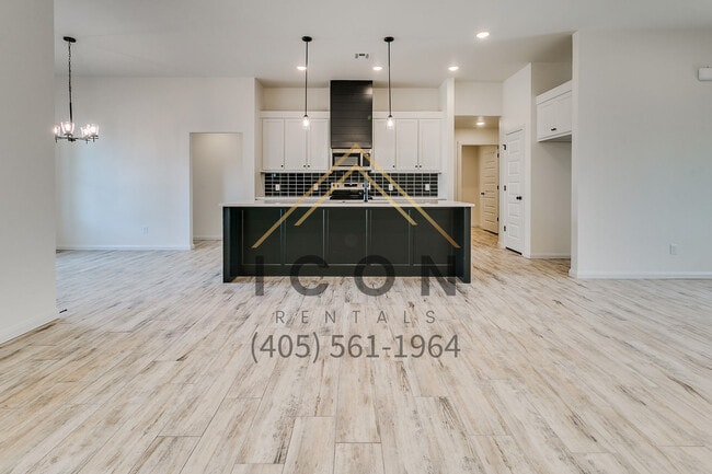 Building Photo - 8429 Stonewood Dr