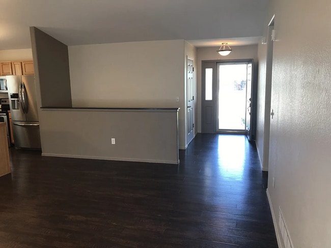 Building Photo - Spacious 5 Bedroom, 3 Bath Ranch Home with 2-Car Garage