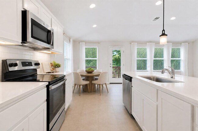 Building Photo - 8017 Flintlock Cir