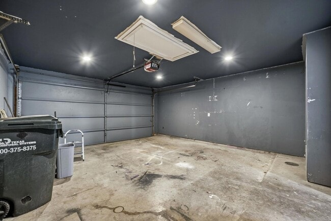 Building Photo - 197 Voss