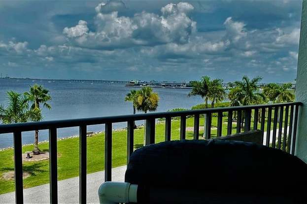 Building Photo - 1500 Park Beach Cir