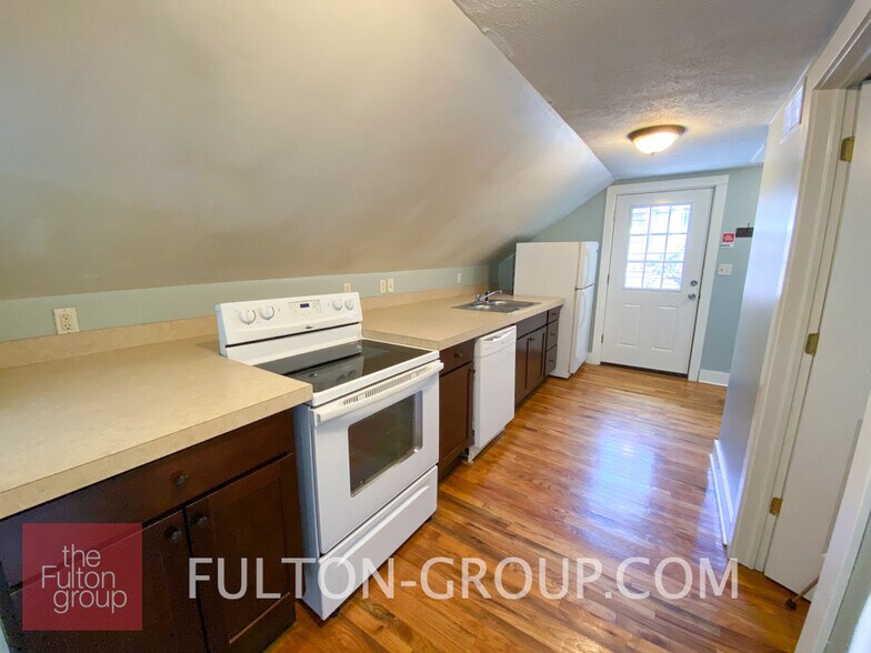 Building Photo - 20 Eastern Ave SE