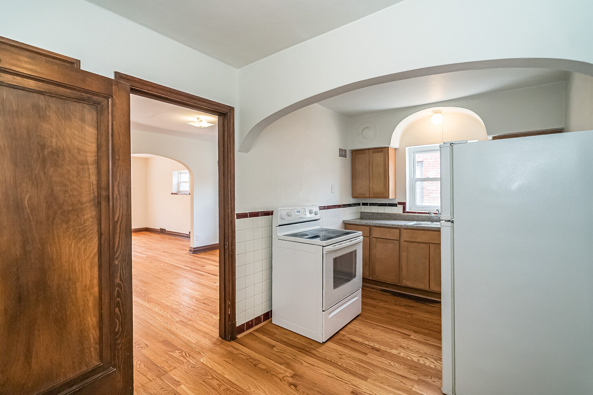 Building Photo - 6525 Devonshire Ave