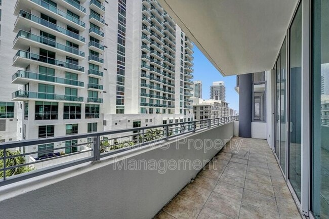 Building Photo - 350 NE 24th St