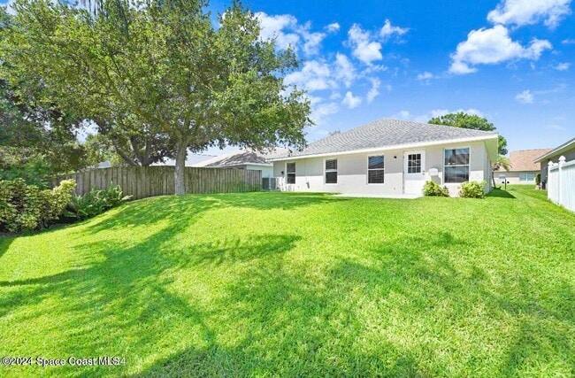 Building Photo - 2711 Stratford Pointe Dr