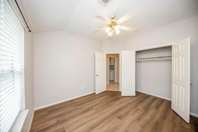 Building Photo - 14618 Rochelle Ct