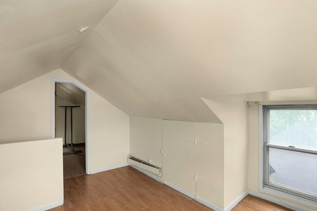 Building Photo - 217 Rocklyn Ave