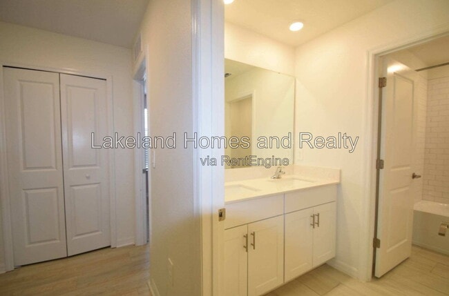 Building Photo - 4060 Radiant Mountain Dr