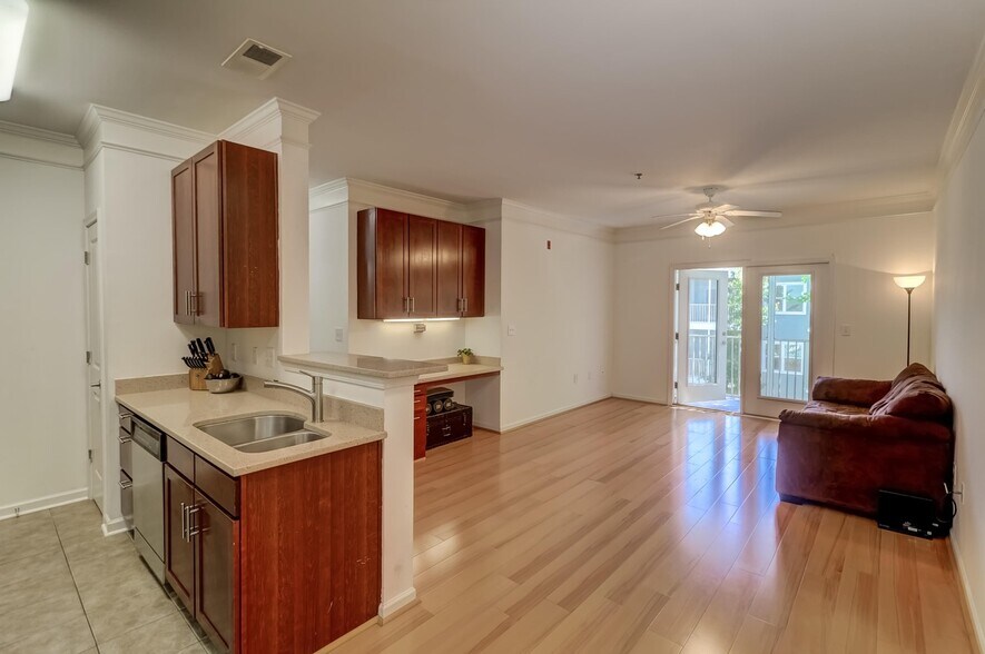 Building Photo - 1755 Central Park Rd