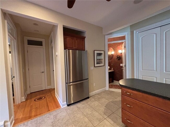 Building Photo - 8 Cottage St