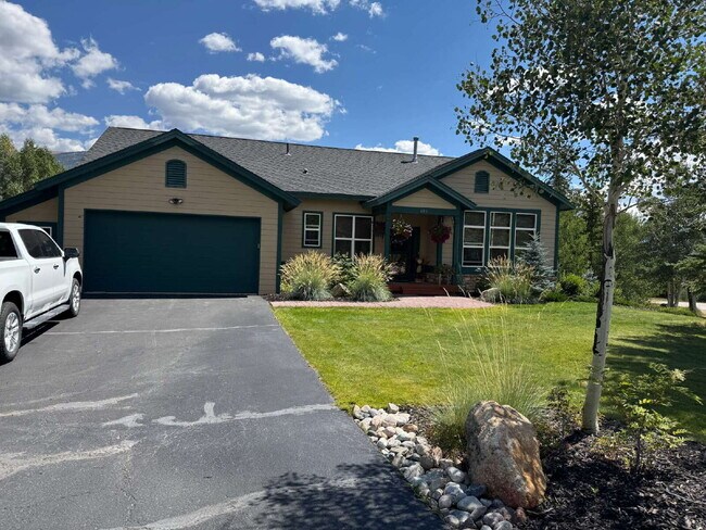 Building Photo - "Spacious 4-Bedroom Retreat with 3 Full Ba...