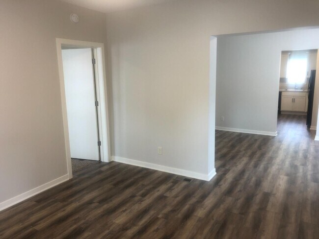 Building Photo - 949 Fulton St W