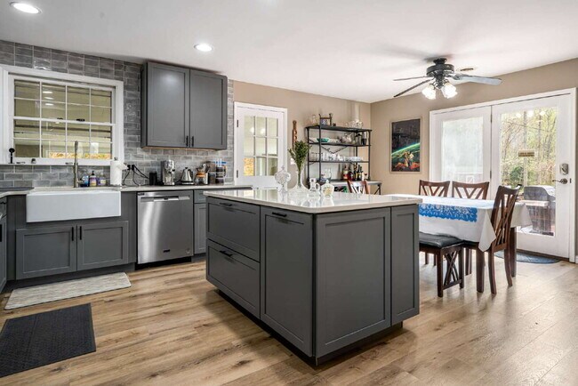 Building Photo - Fairview Retreat | 3BR/3BA with Finished Basement, 2-Car Garage & Private Yard — 17 Min to Asheville