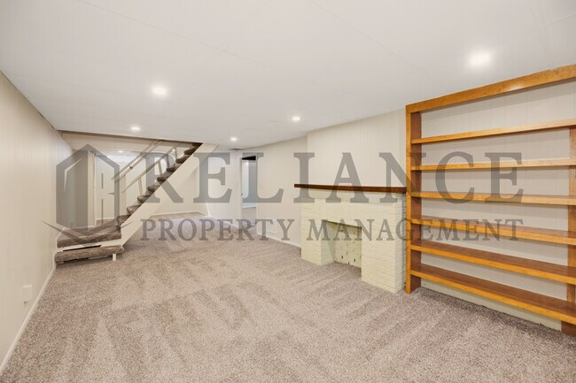 Building Photo - 737 S Lorraine Ave