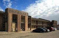 Building Photo - Brookhaven Plaza