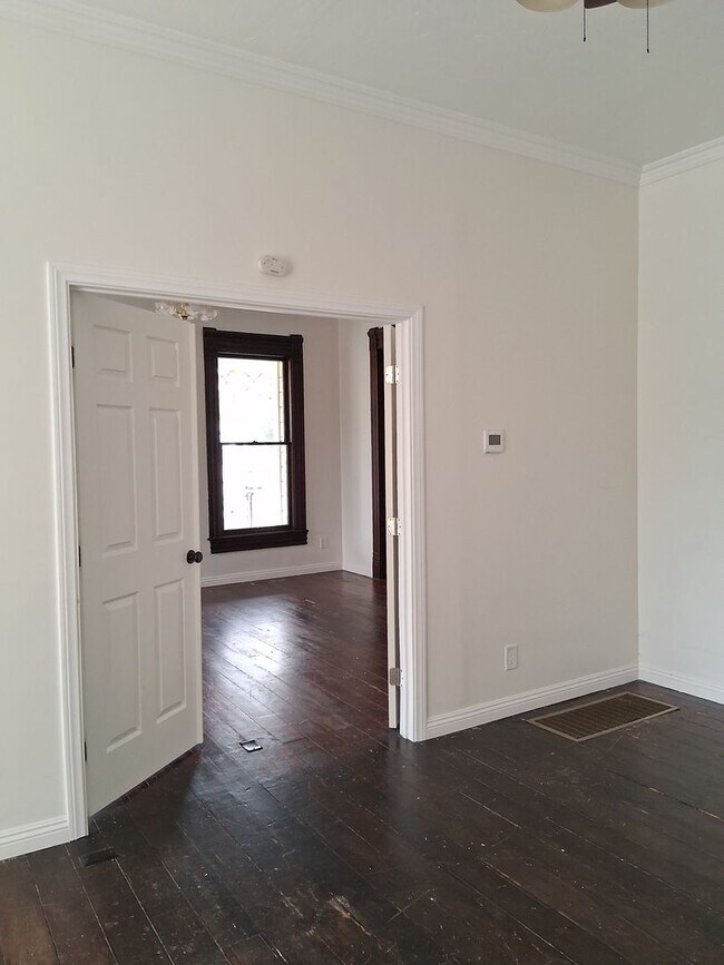 Building Photo - Golden Sails Property Group LLC -933 E. Sa...
