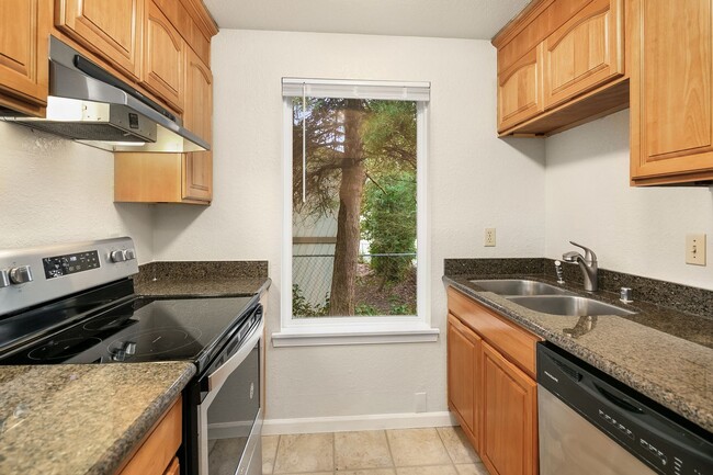 Building Photo - 10012 NE 117th Ct