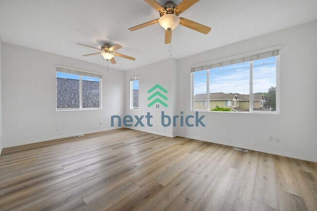 Building Photo - Beautiful 4 beds and 3 baths Modern Home Ready for Rent!