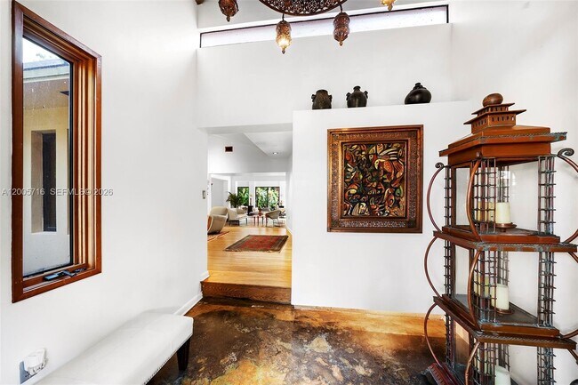 Building Photo - 5627 Granada Blvd